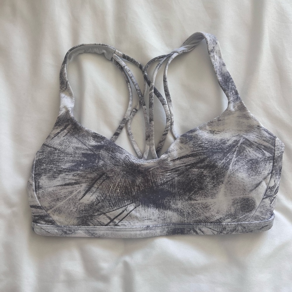 Lulu sports bra size 6